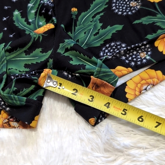 Blackmilk Dandy Lions Cuffed Shorts - Dandelion Lion Print Size XL - Picture 15 of 15